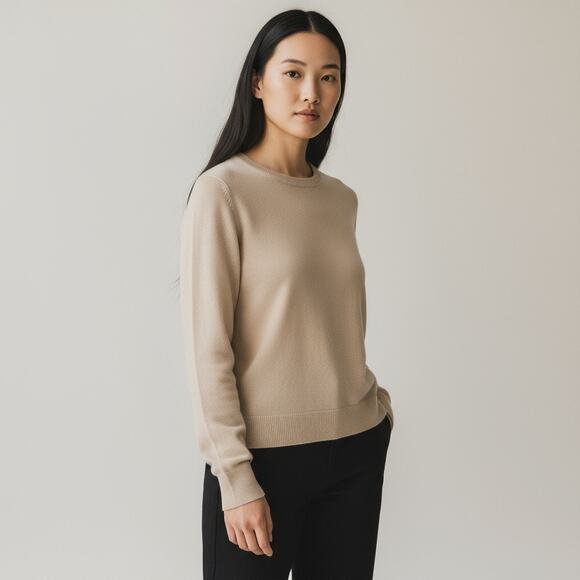 Neiman Marcus Sweaters - Neiman Marcus Cashmere Sweater Tan Sz M
Minimalist Classic Heritage